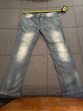 Vintage Men's Guess Slim Straight Faded Blue Straight-Leg Jeans